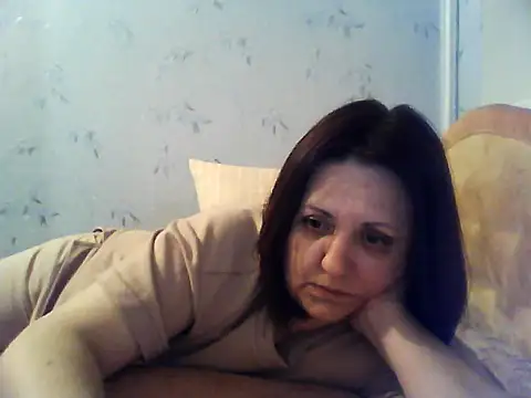 LockyCharm111 online show from April 29, 6:35 pm