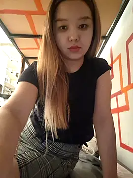 BrooklynOlsen online show from March 19, 4:00 pm