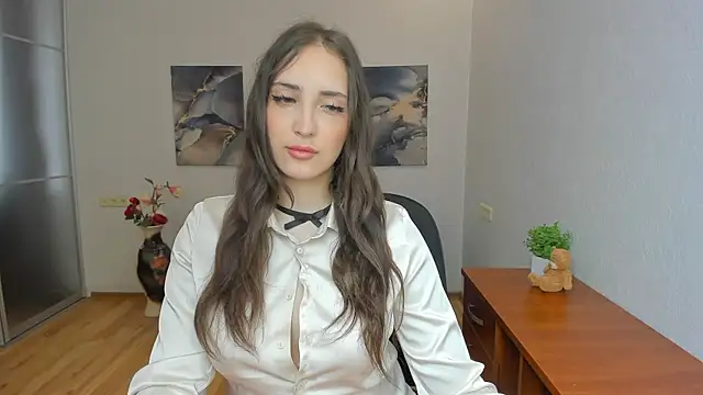 Effy Royse online show from June 7, 7:04 am