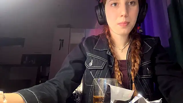 AliceCarrol online show from March 10, 3:27 pm