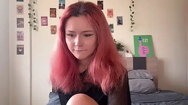 pixieyes00n online show from March 4, 4:08 am