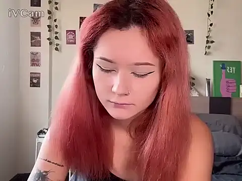 pixieyes00n online show from March 11, 5:00 am