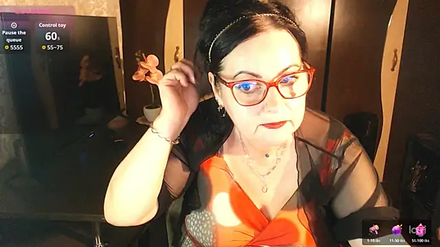 exiMIlf online show from June 10, 5:55 pm