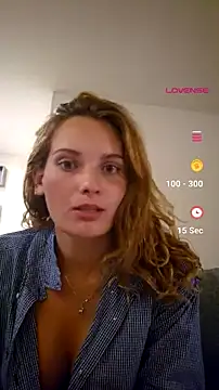 sweetsophie69 online show from June 26, 8:32 pm
