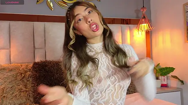 ValeryGomezz online show from July 16, 3:38 pm