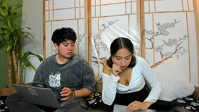 Gaia n Nix online show from August 2, 3:53 am
