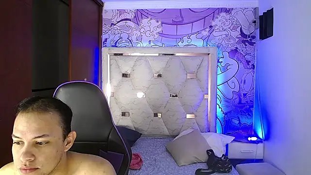 Top and bottom online show from March 5, 8:04 pm