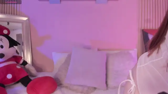 Winnie cutee online show from May 3, 3:32 am