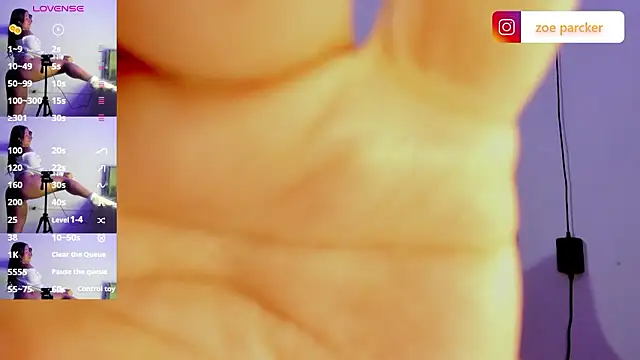 ZoeParcker online show from March 13, 8:10 pm