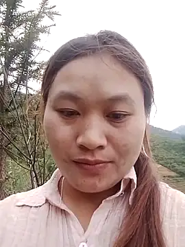 bany-lee online show from May 4, 10:30 am