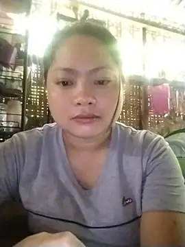 sweety pie18 online show from May 6, 1:31 am