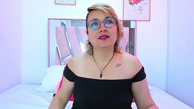 DariaLuca online show from April 28, 11:47 am