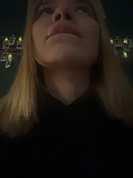 MilliDoll online show from March 18, 9:42 pm