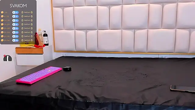 Violetta-foxx online show from June 7, 7:43 pm