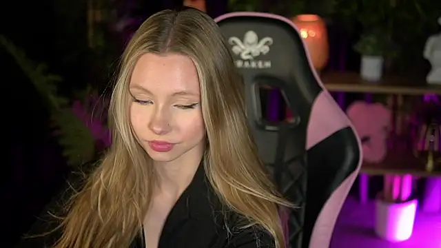 SweetDaisy me online show from February 16, 3:34 pm