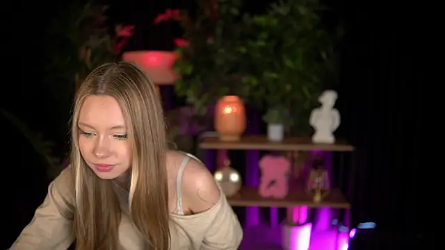 SweetDaisy me online show from February 15, 8:35 am