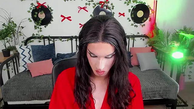 MadisonEsprit online show from February 27, 10:04 am