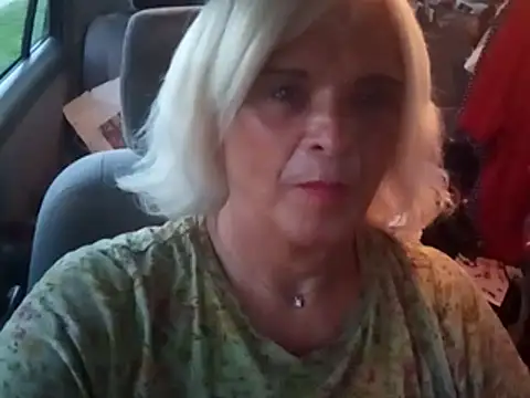 dustbunny64 online show from July 31, 3:07 am