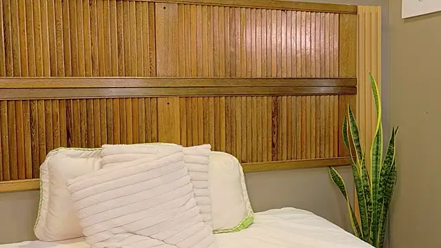 kaiawhite online show from July 12, 12:33 am