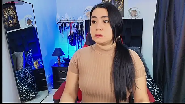 Liu wen  online show from April 30, 7:19 pm