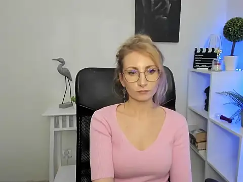 CinderellaMoon online show from February 17, 6:35 am