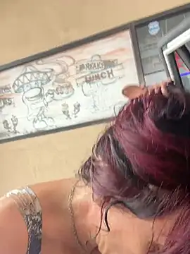 Trophy Milf online show from February 17, 4:17 pm