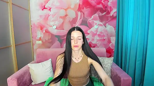 NoirDiva online show from June 26, 6:03 am