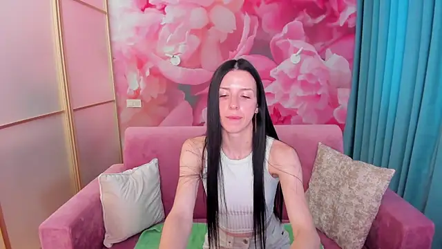 NoirDiva online show from June 17, 5:53 am