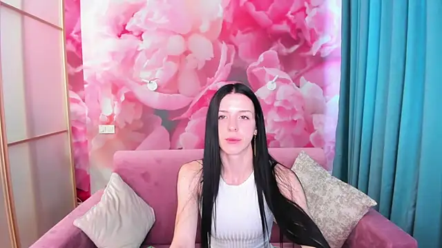 NoirDiva online show from June 8, 5:41 am
