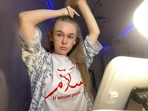 melissashineee online show from March 11, 8:40 am