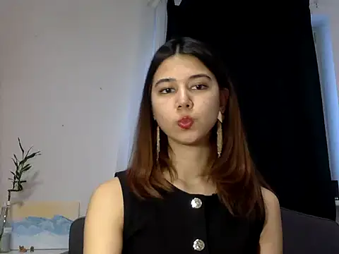 KiraVixenSweet online show from March 11, 3:36 pm