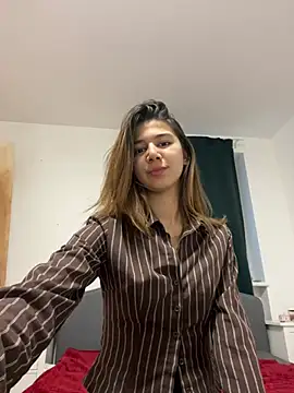 KiraVixenSweet online show from February 27, 4:29 pm