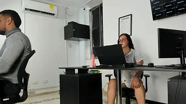 mariamlennox online show from February 27, 7:35 pm