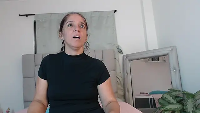 lily rose1 online show from June 8, 1:28 am