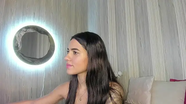 Isabellaa Rosee online show from June 18, 8:36 pm