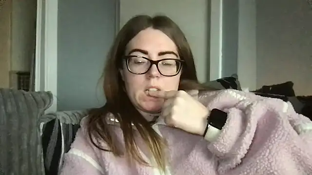 CurvyBx online show from March 16, 2:43 pm