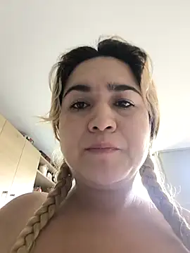 violet-grey online show from May 5, 1:25 pm