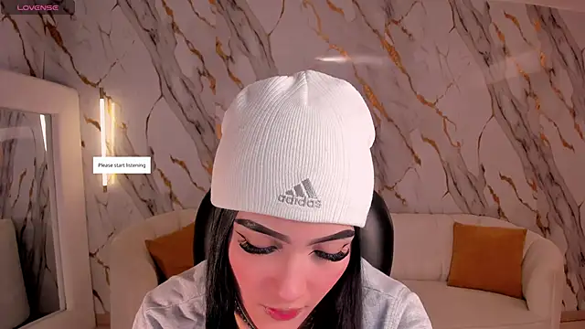 CarolineEvans x online show from April 28, 4:05 am
