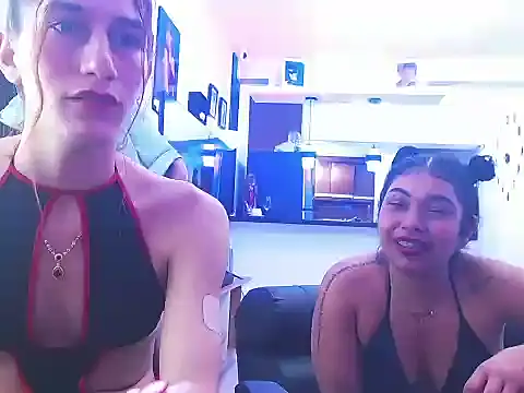 The Wicked Queens online show from February 17, 8:02 am