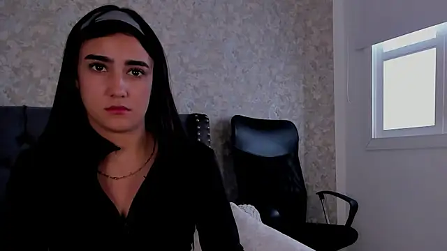 Anika H online show from June 4, 2:43 pm