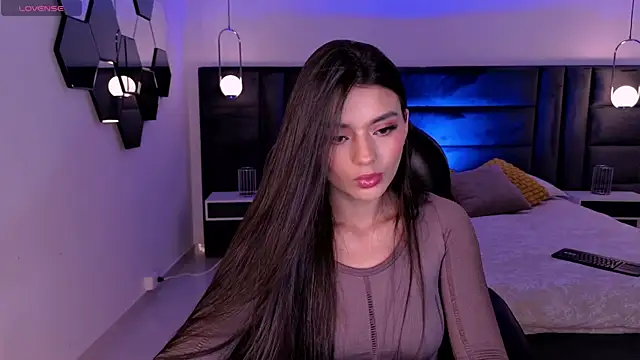 JulietteMoreau online show from July 17, 8:01 pm