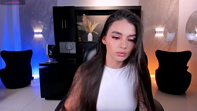 JulietteMoreau online show from July 2, 6:58 pm