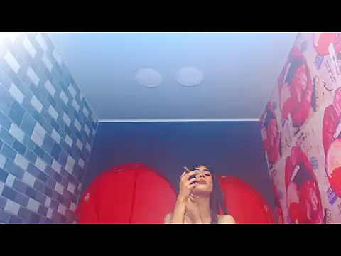 charlottxjuless online show from February 18, 2:49 pm