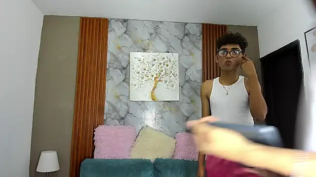 BOYS PLAY online show from March 16, 7:23 am