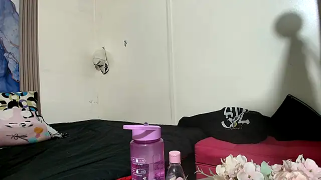 raven robin  online show from May 1, 3:10 am