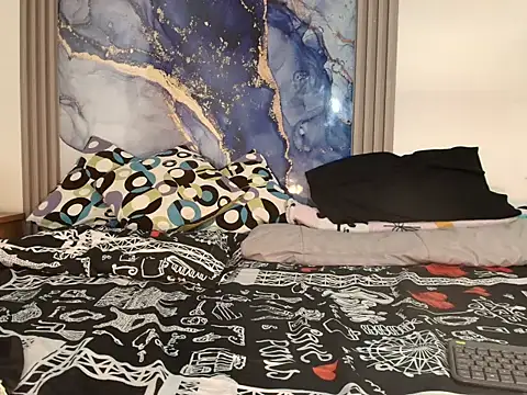 raven robin  online show from May 2, 3:32 am