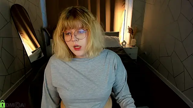 luna c0ra online show from March 5, 1:23 am