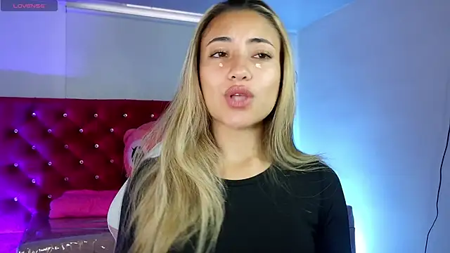 amy ker m online show from April 29, 8:25 pm