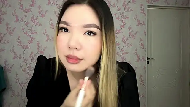 Elina Mottel online show from March 19, 9:57 am