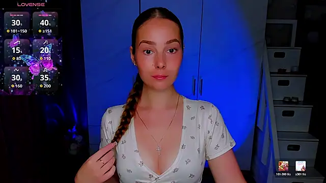 Maddy Wood  online show from July 3, 4:24 pm